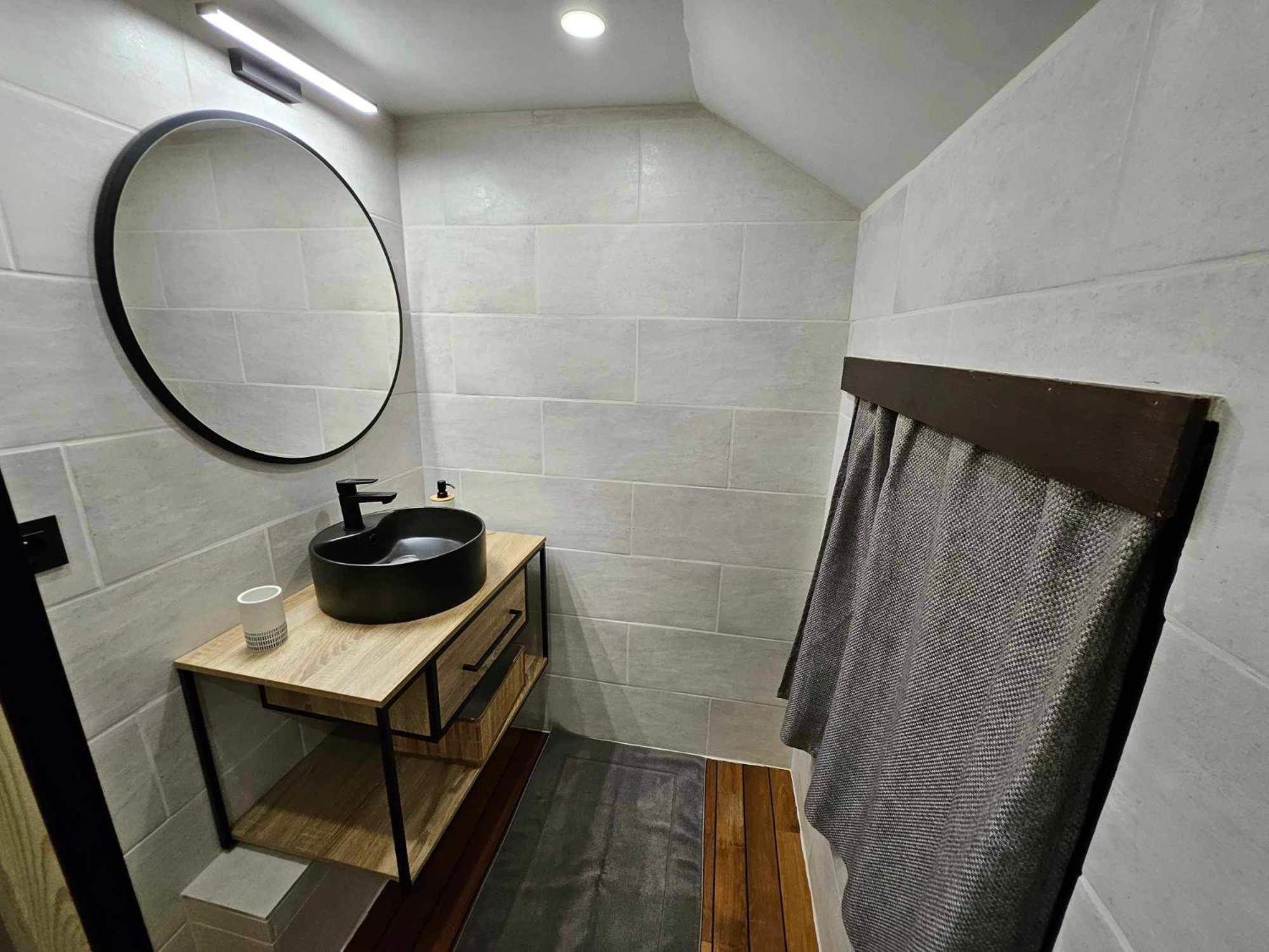 ブレモン Wood Houseヴィラ エクステリア 写真